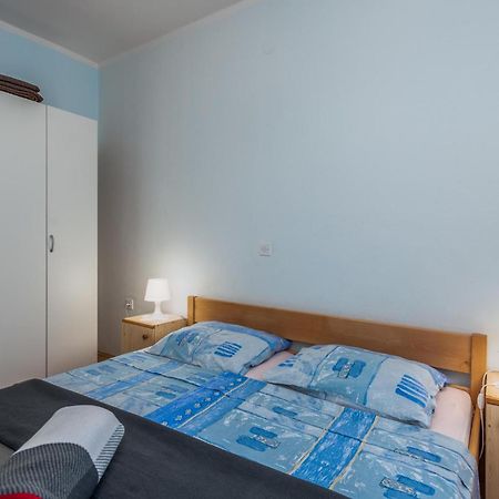 Beautiful Apartment In Pinezici With Wifi Exterior foto