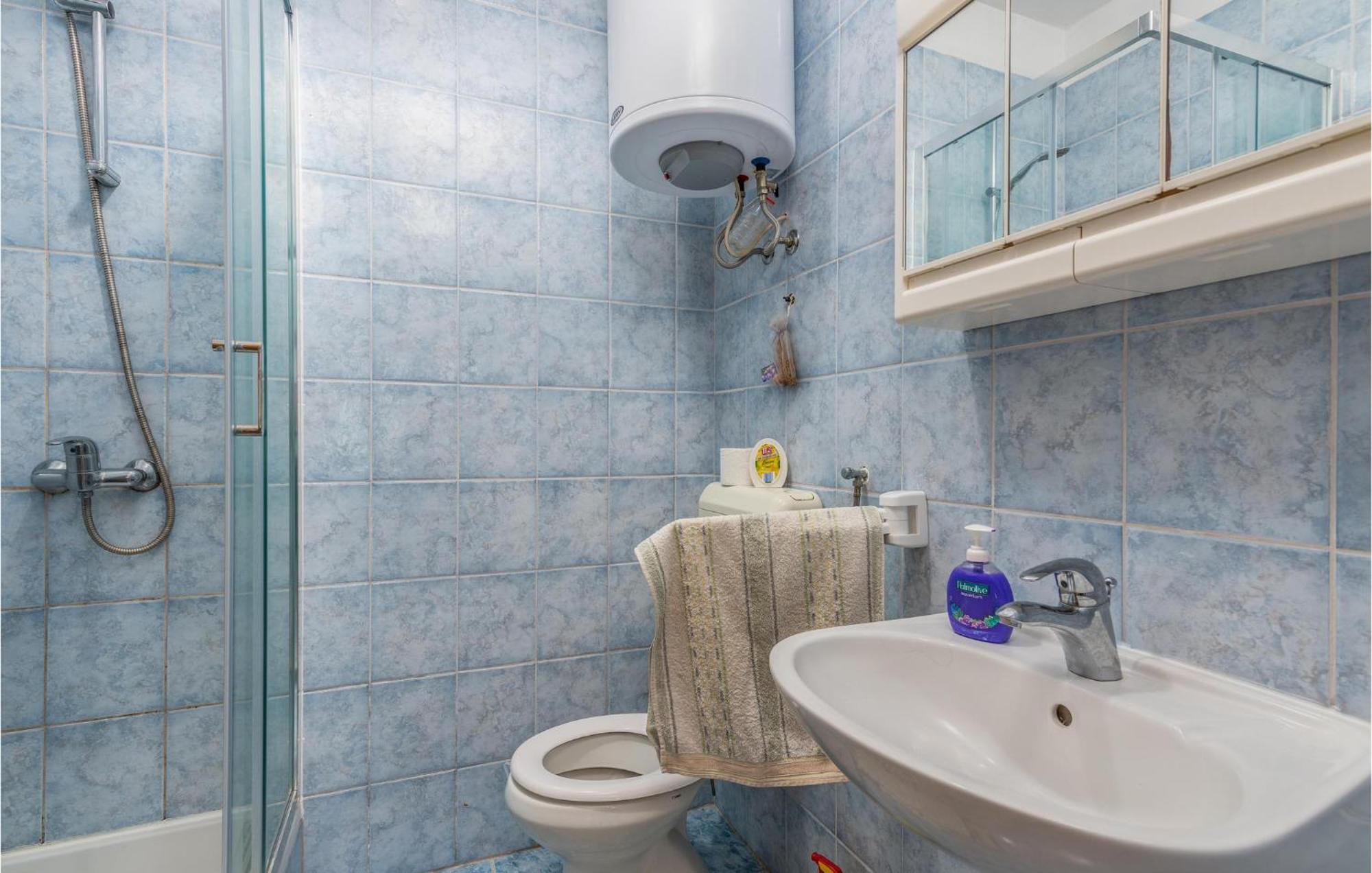 Beautiful Apartment In Pinezici With Wifi Exterior foto