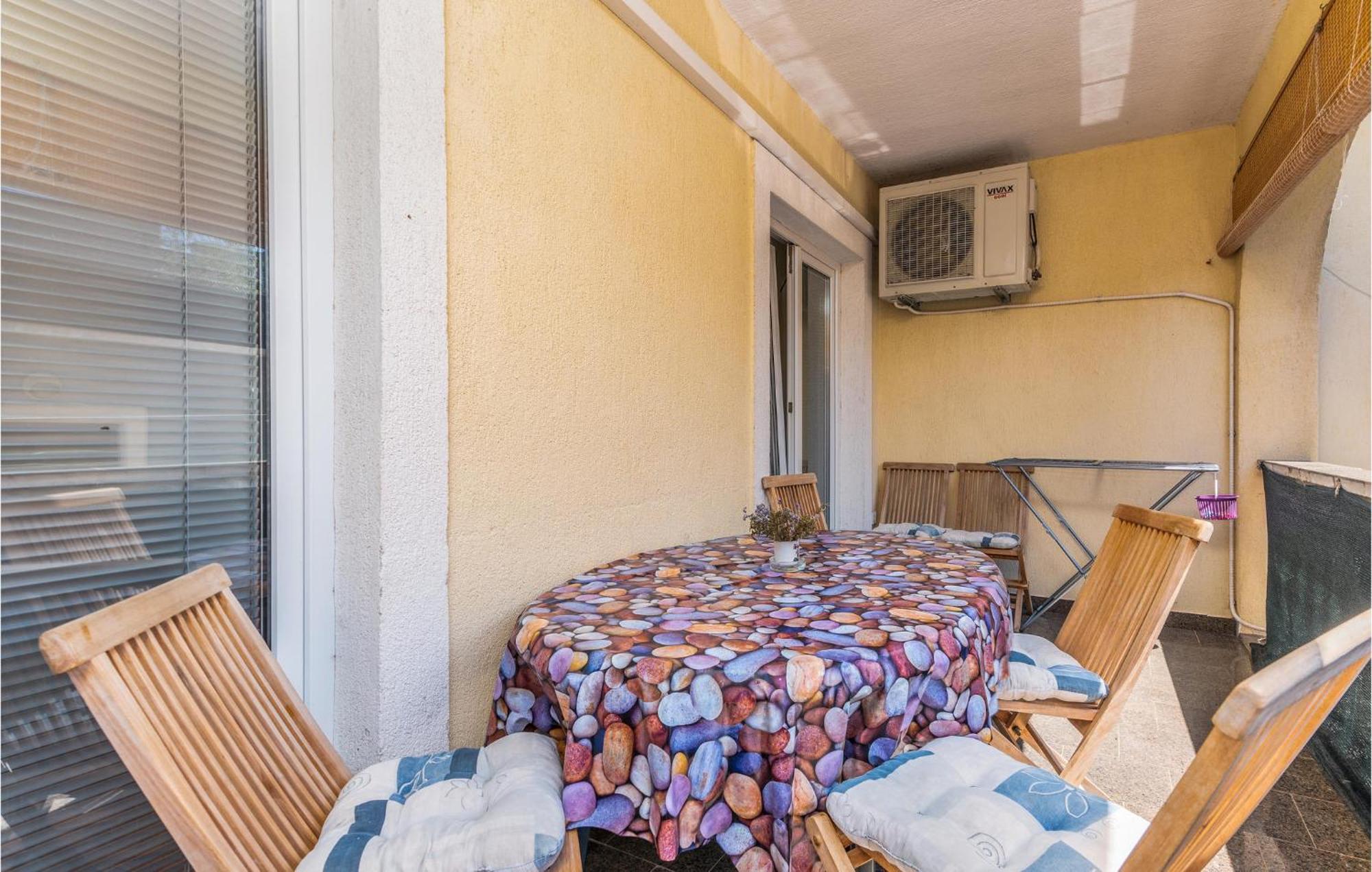 Beautiful Apartment In Pinezici With Wifi Exterior foto